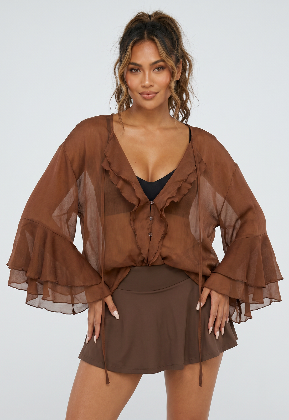 NEW010726 Bruine Chiffon Blouse met Ruches en Knoopsluiting