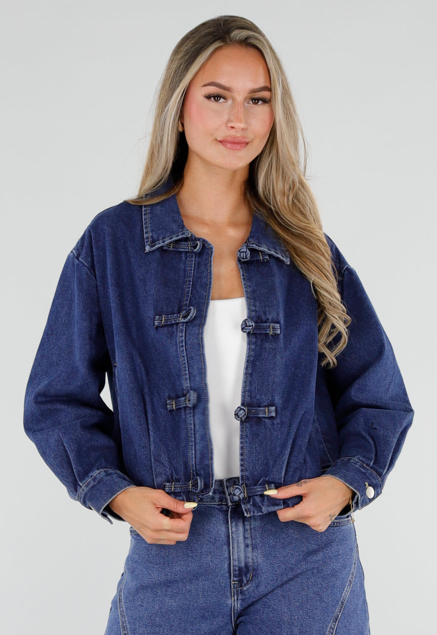 NEW050826 Donkerblauw Denim Jasje met Kraag