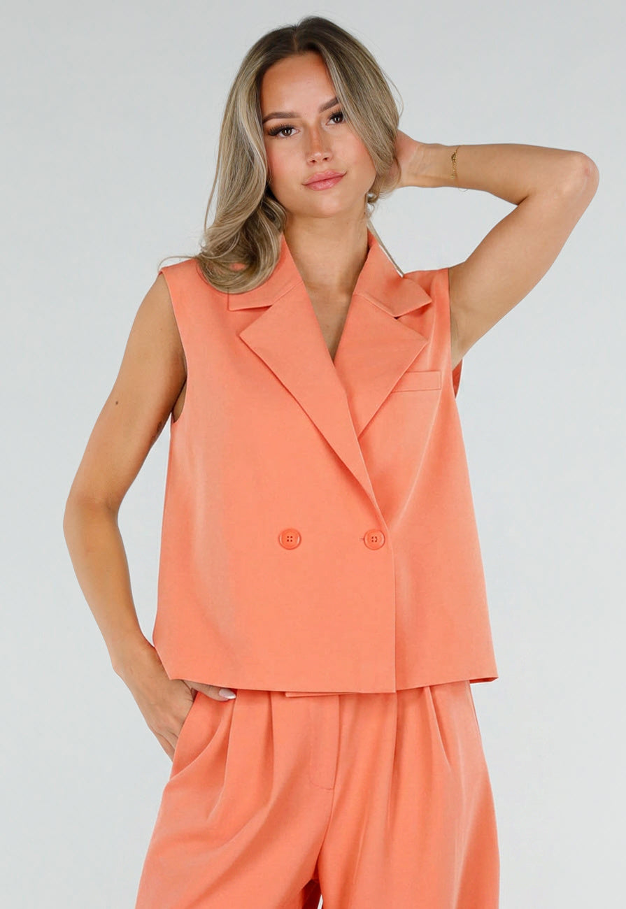 NEW190826 Koraalkleurig Mouwloos Gilet met Double Breasted Knoopsluiting