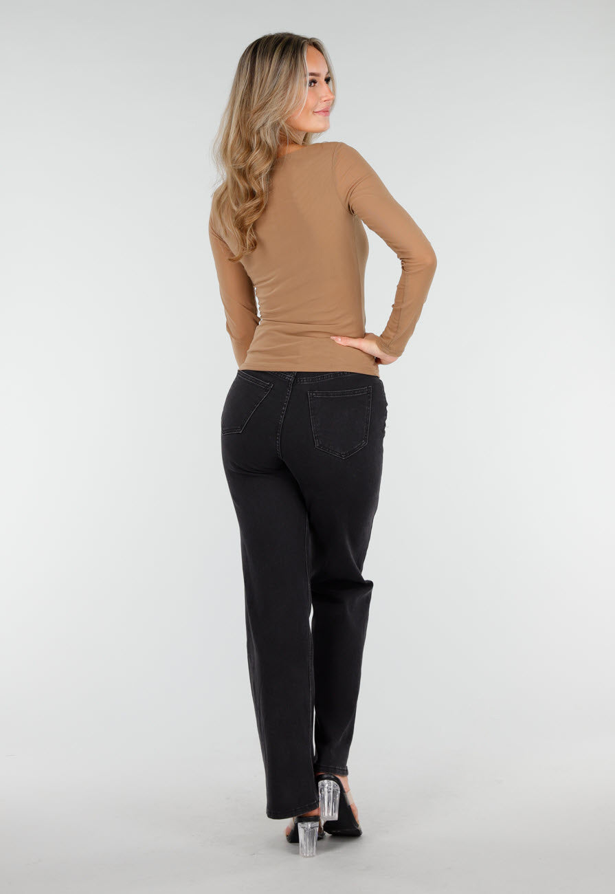 Camelkleurige Top met Lange Mouwen en Diepe Halslijn