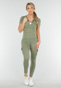 Khaki Sportset met Cargo Zakken, Ritsjack en High-Waisted Legging