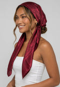 NEW080726 Bordeaux Bandana met Jacquardprint en Glanzende Afwerking