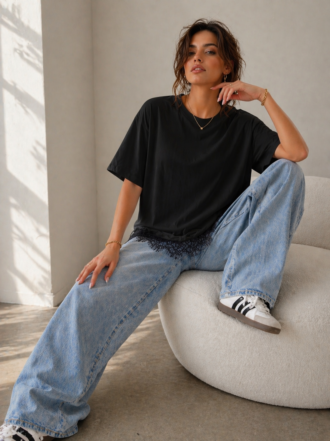 Zwart Oversized T-Shirt met Kantzoom