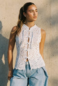 Witte Kanten Mouwloze Top met Opstaande Hals