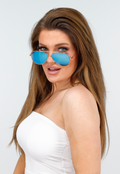 Lichtblauwe Spiegel Zonnebril met Goudkleurig Montuur in Aviator Stijl