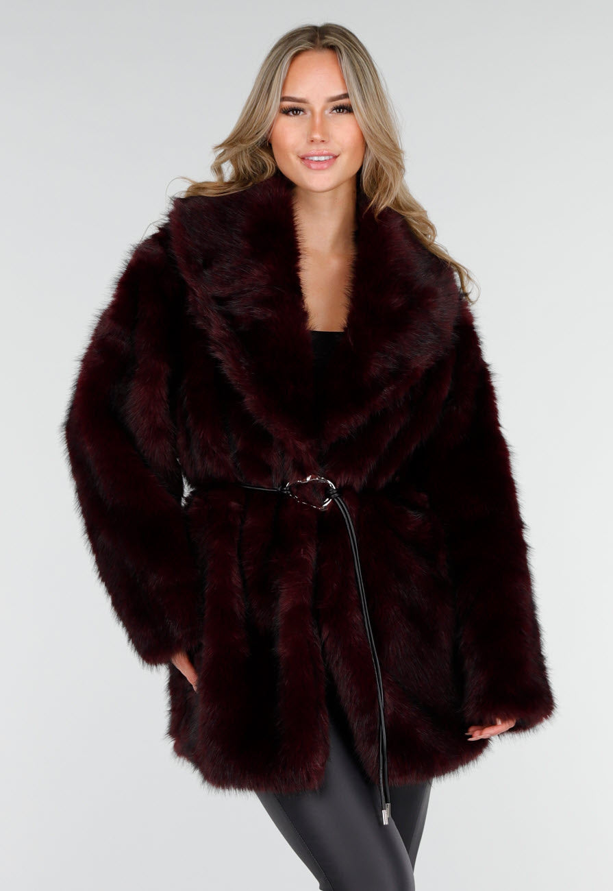 Bordeauxrode Faux Fur Jas met Ceintuur en Brede Kraag