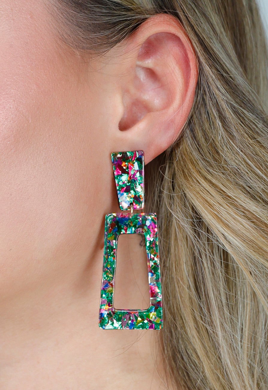 Groene Rechthoekige Oorbellen met Terrazzo Print en Hanger