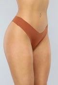Bruine String met V Model
