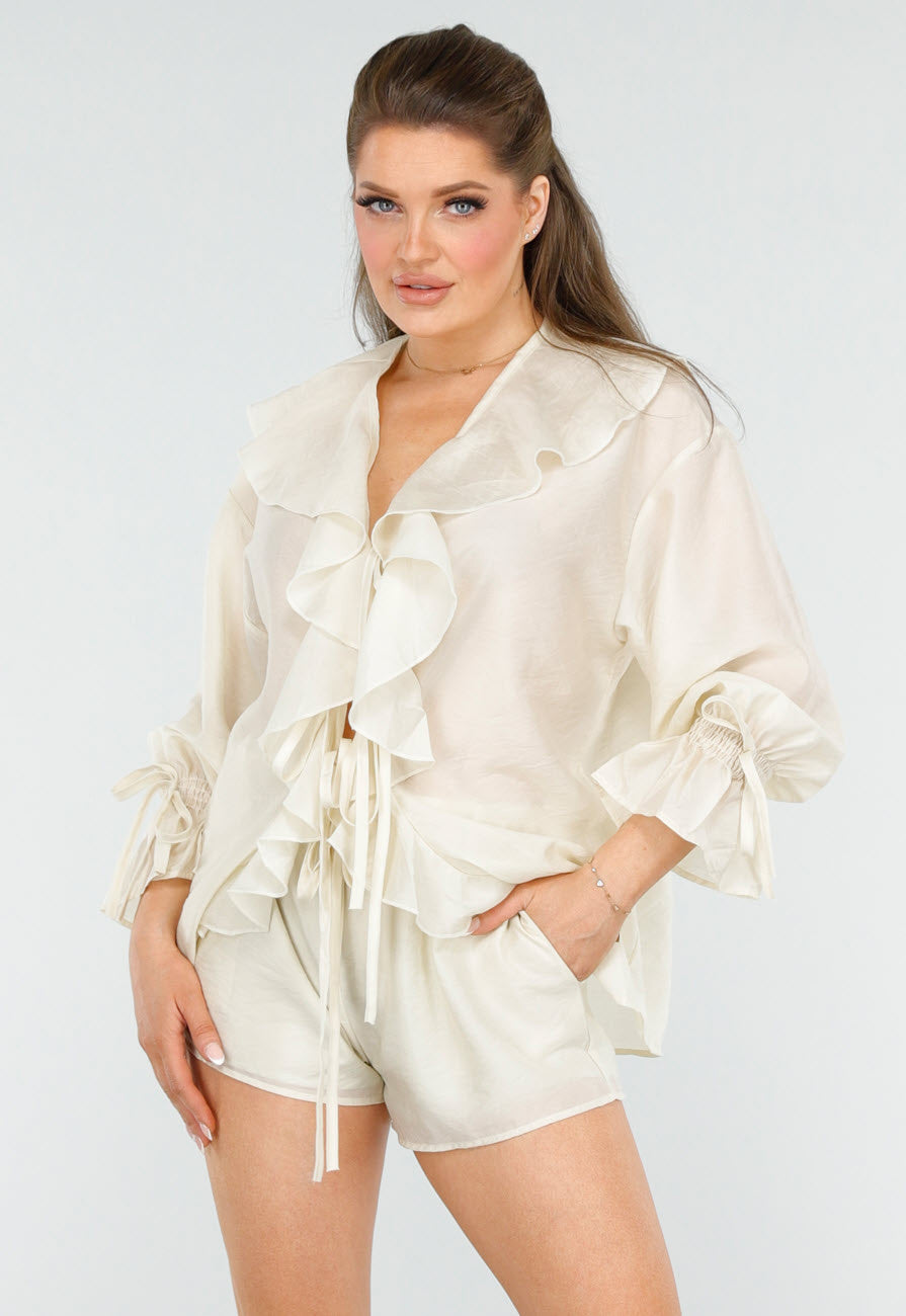 Ivoorkleurige Top met Ruffles en Short