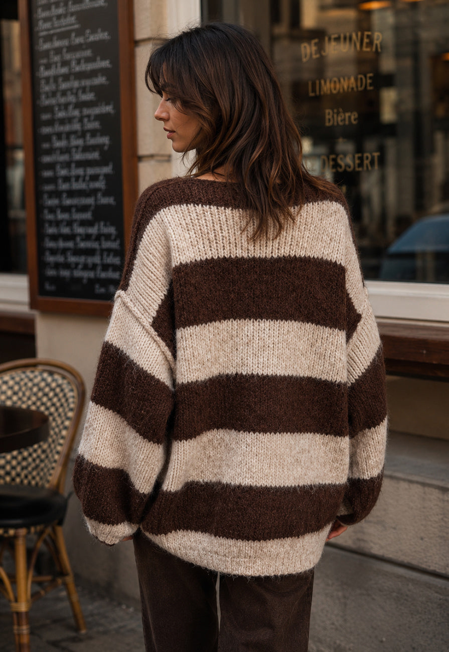 NEW260826 Bruin-Beige Gestreepte Gebreide Trui met Lange Mouwen