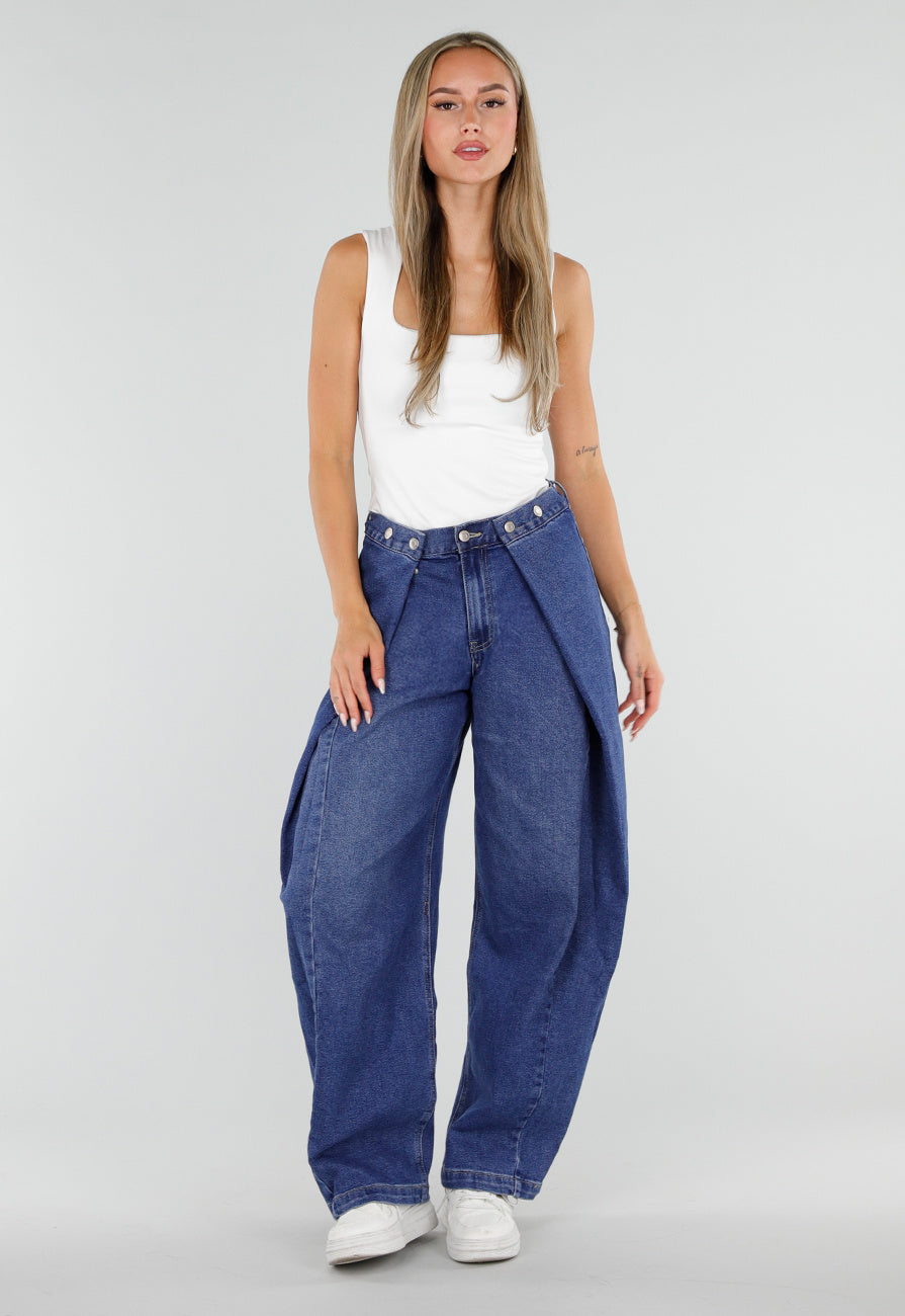 NEW290726 Blauwe Barrel Jeans met Drukknoopdetails en Verstelbare Plooien