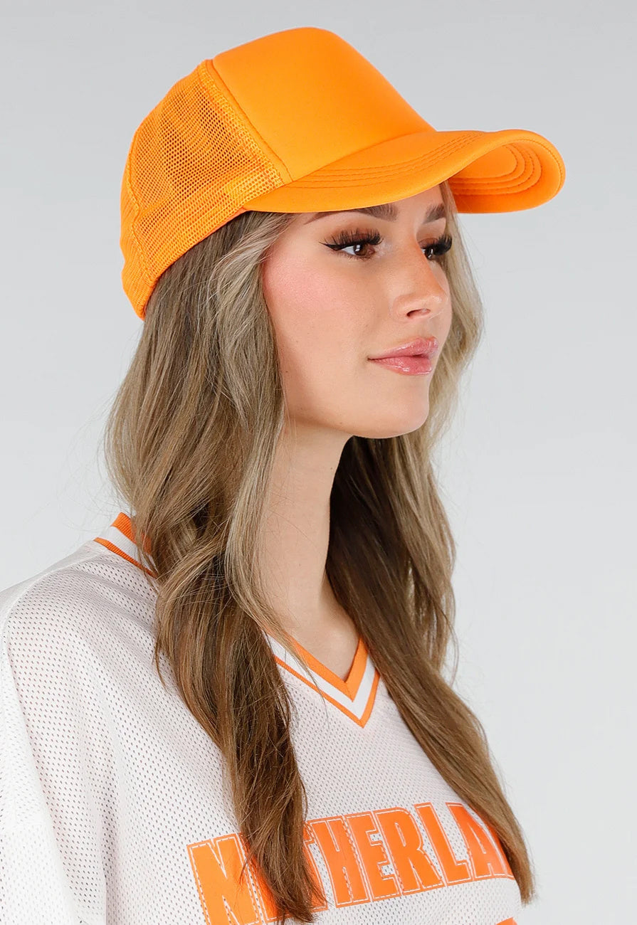 Oranje Cap met Mesh Achterkant en Verstelbare Sluiting