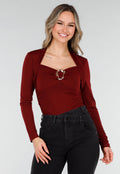 Bordeauxrode Top met Lange Mouwen en Gouden Ringdetail